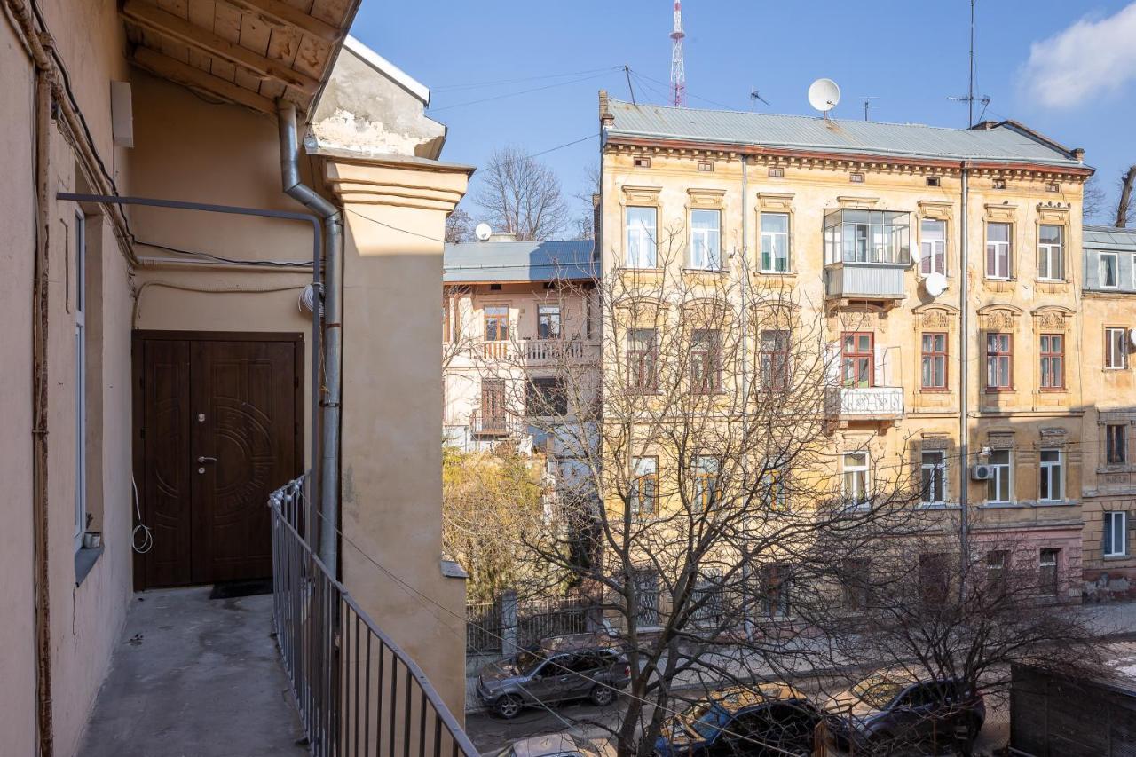 Appartement Lion King D2 à Lviv Extérieur photo